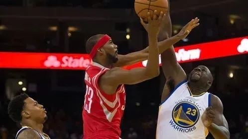 nba季后赛火箭vs勇士第一场 精彩对决，谁能笑到最后-第3张图片-www.211178.com_果博福布斯